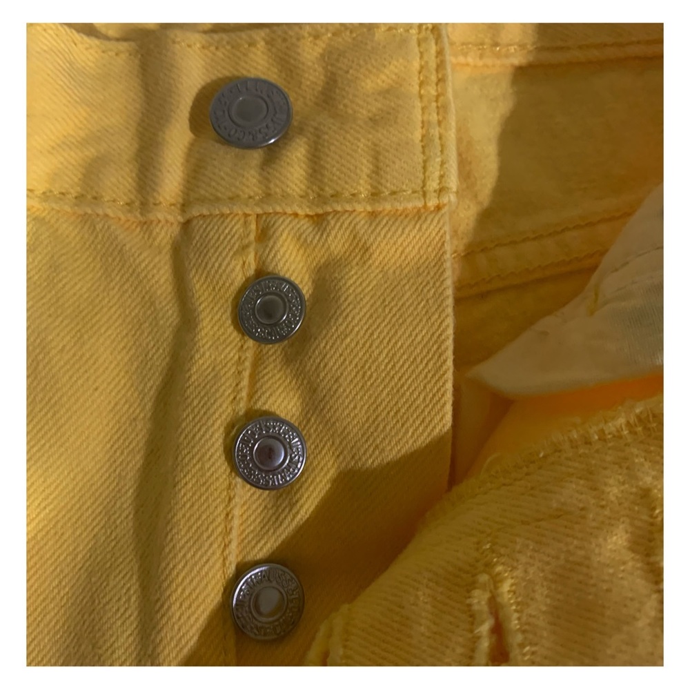 NEW Levi's Jeans Yellow Levi’s Denim Deadstock Yellow Button Fly Jeans Size 26 - Picture 3 of 12